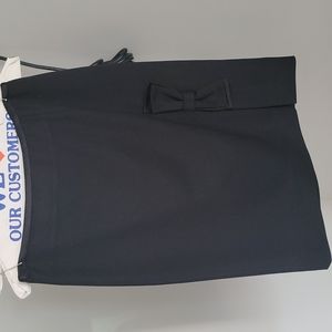 Black skirt with double bow on side